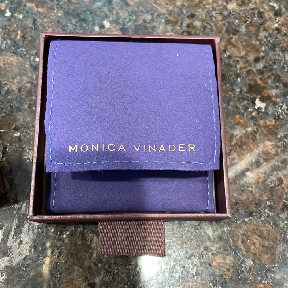 Monica Vinader Mini Heart Freshwater Pearl Bracelet - Picture 3 of 4